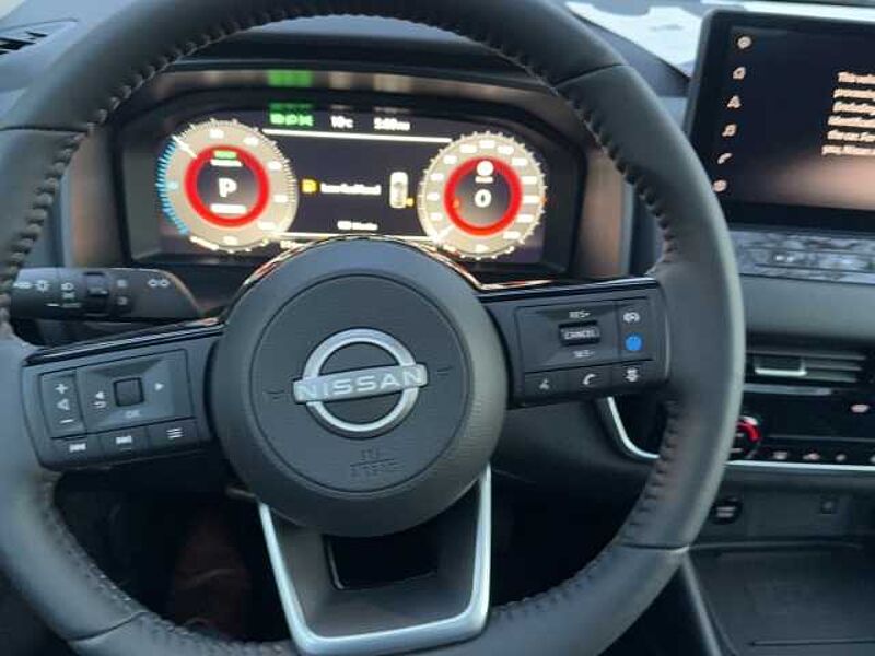Nissan Qashqai BLACK EDITION - 4X2 - E-POWER - BICOLOUR HUD Panorama Navi 360 Kamera LED Schein
