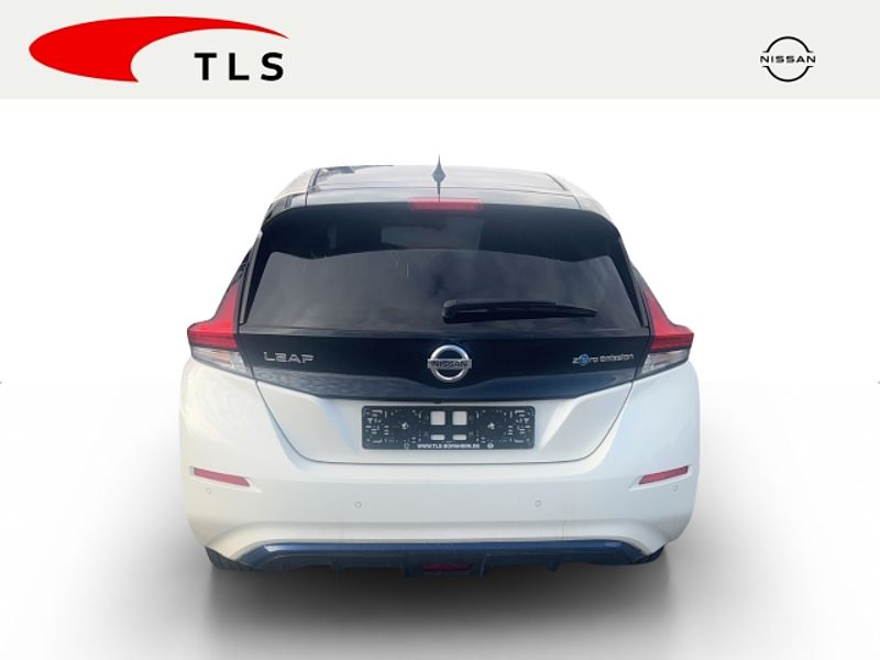 Nissan Leaf Tekna 40 kWh Navi Leder Soundsystem Bose 360 Kamera LED Scheinwerferreg. ACC App